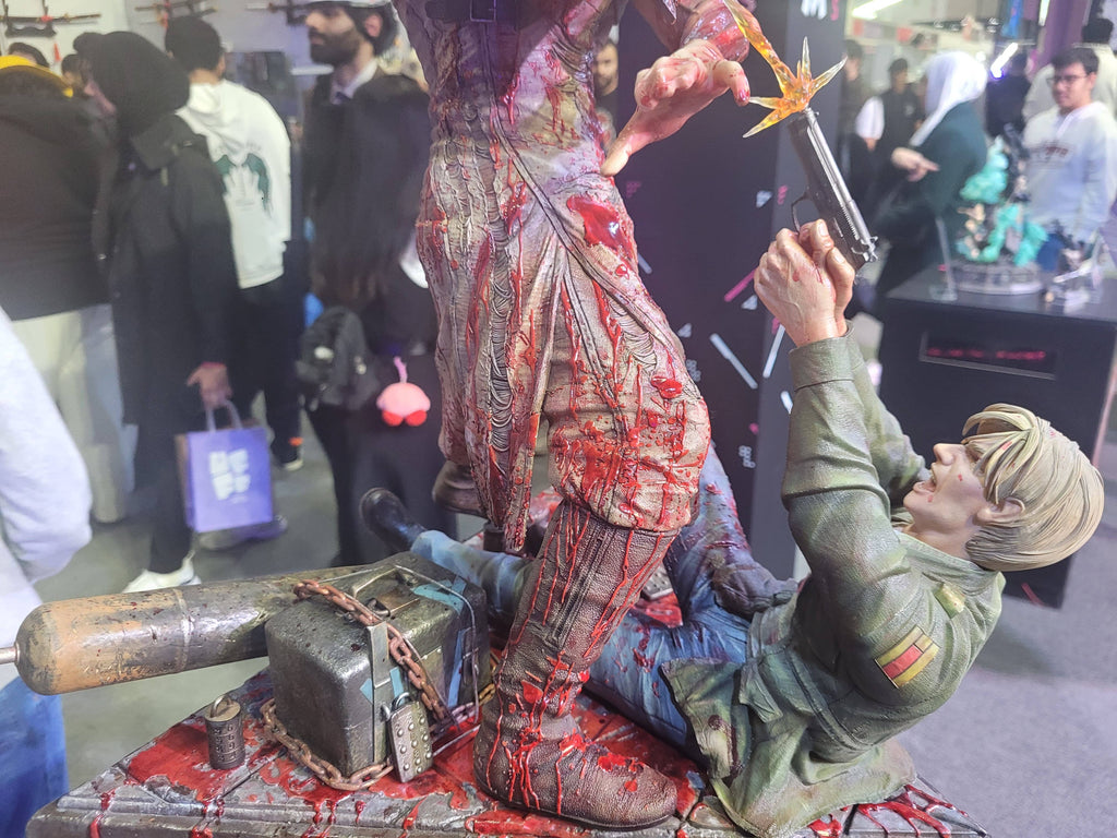 James Sunderland vs Red Pyramid Statue- Flexible Plan for 04 Months Resin Figures Figurama Collectors 